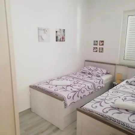 Apartman Weiss House Erdgeschoss Banjol